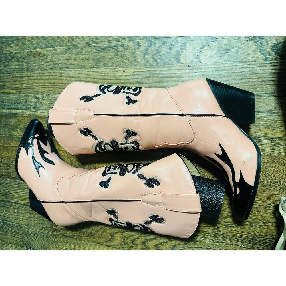 DOLLS KILL Pink Black Skull And Crossbones Flame Cowboy Boho Rough Rider Boots - Picture 7 of 12